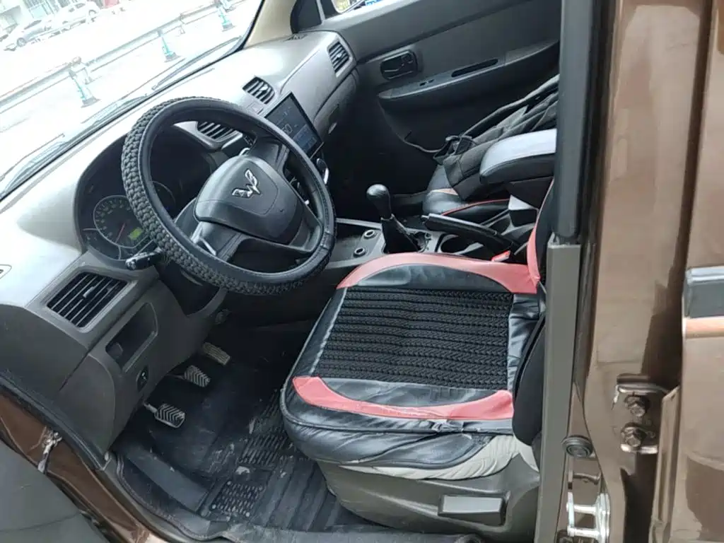 Wuling Hongguang — миниатюра 15