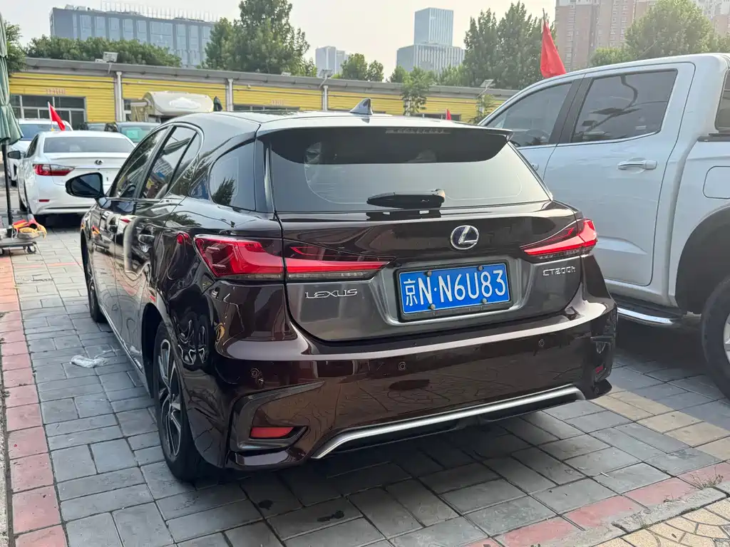 Lexus CT — миниатюра 14