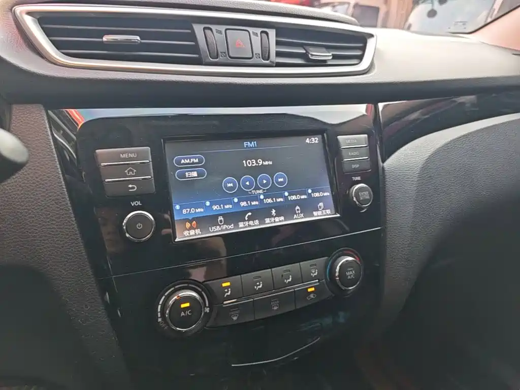 Nissan Qashqai — миниатюра 13