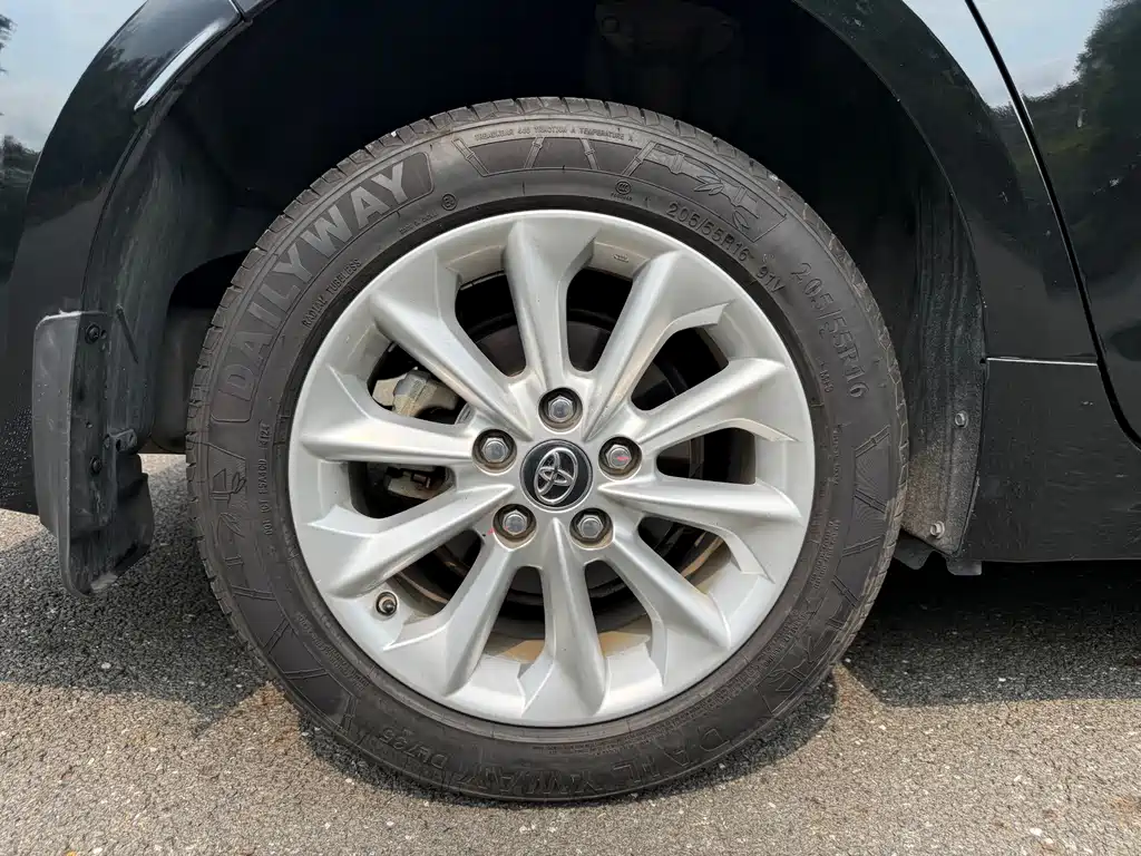 Toyota Corolla — миниатюра 18