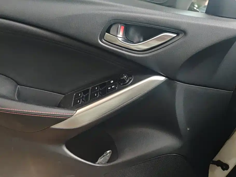 Mazda Atenza — миниатюра 7