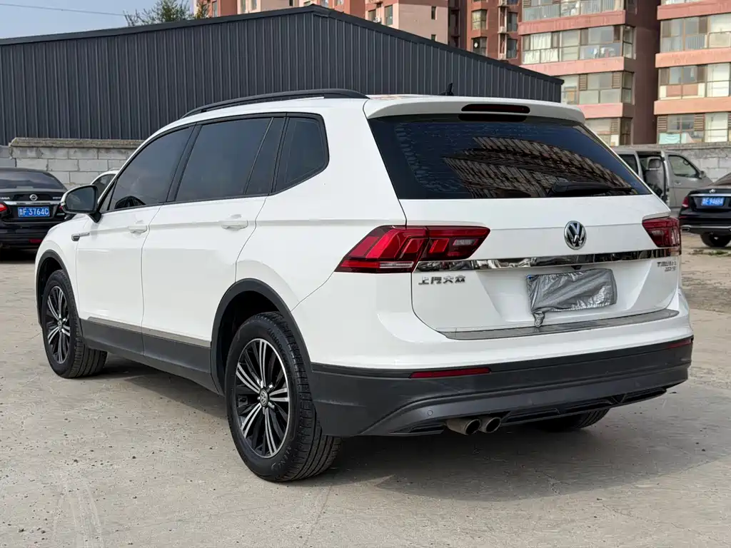 Volkswagen Tiguan L — миниатюра 4