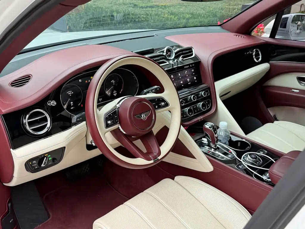 Bentley Bentayga — миниатюра 15