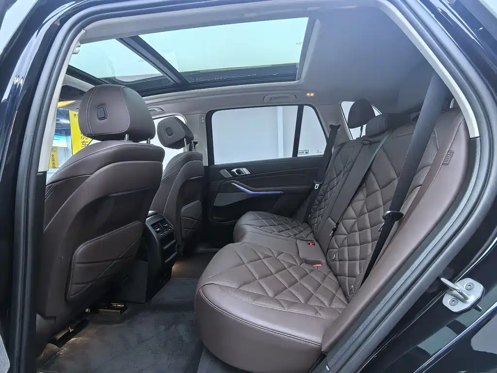 BMW X5 2022 xDrive 30Li Premium M Sport