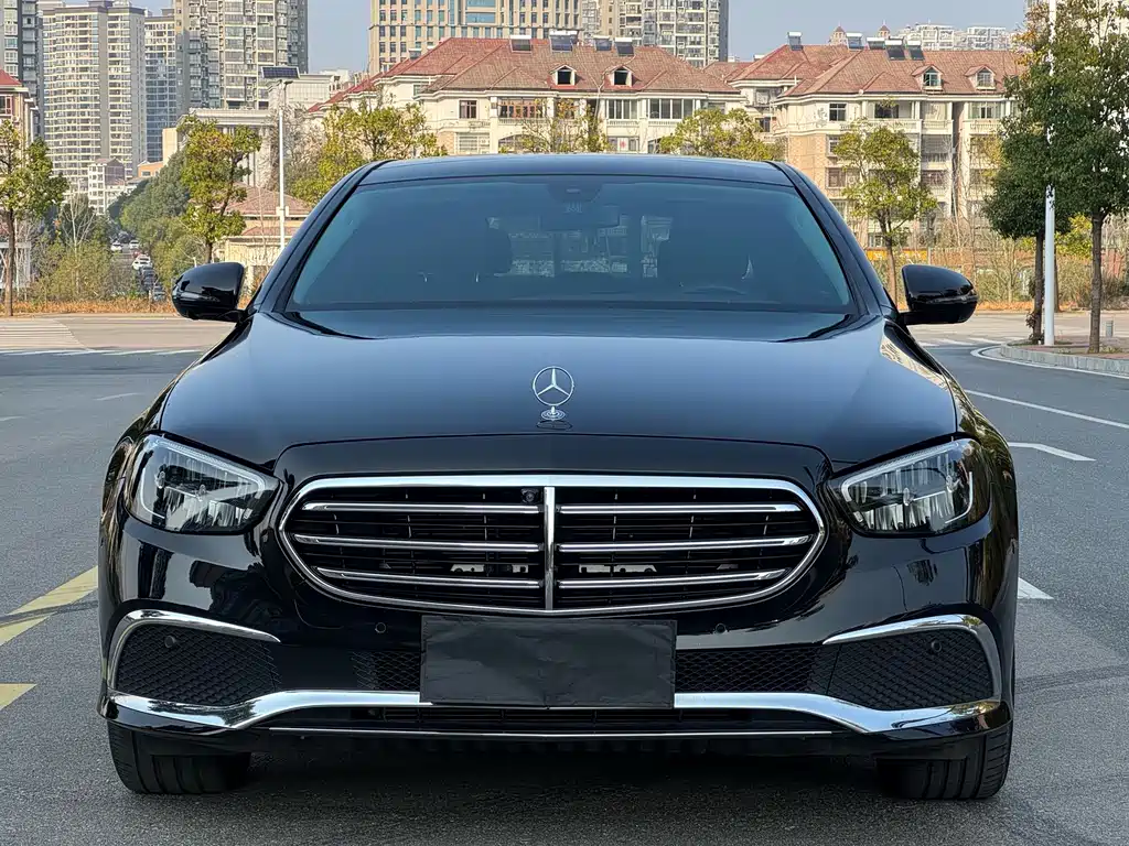 Mercedes-Benz E-Class 2022