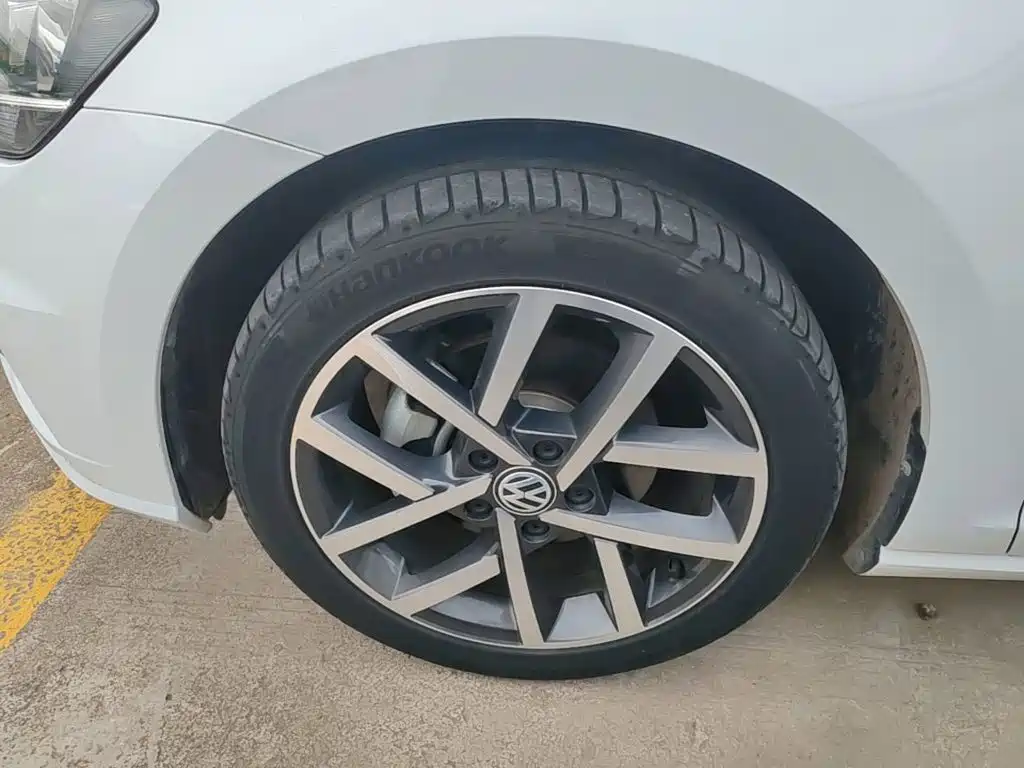 Volkswagen Golf — миниатюра 23