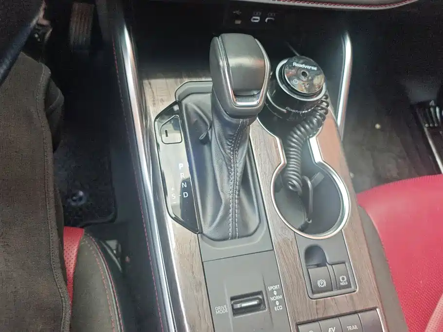 Toyota Crown Kluger — миниатюра 16