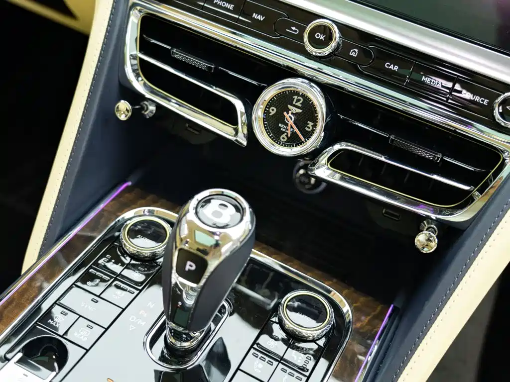 Bentley Flying Spur — миниатюра 22