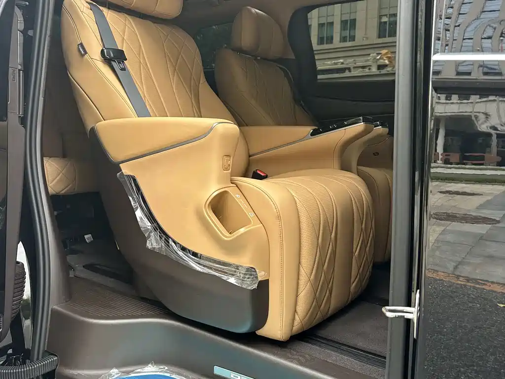 Denza Denza D9 — миниатюра 6