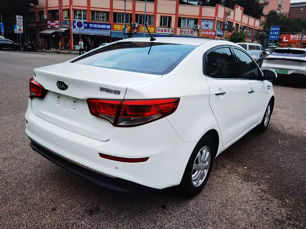 Kia K2 — миниатюра 6