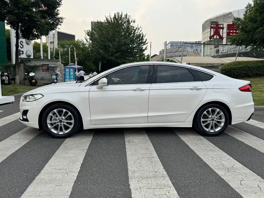 Ford Mondeo — миниатюра 3