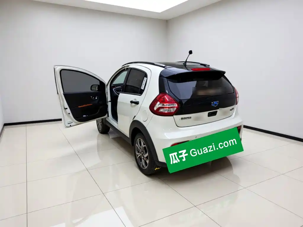 Geely Vision X1 — миниатюра 4