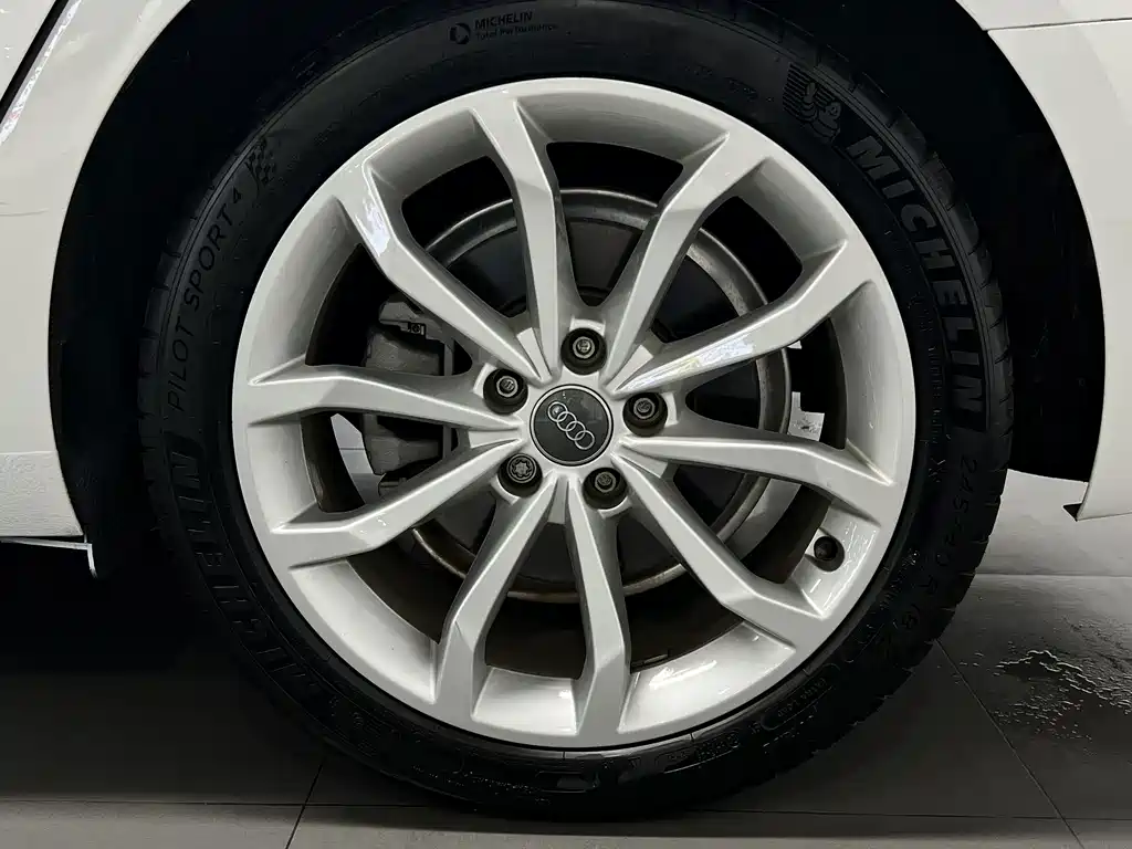Audi A4L — миниатюра 12