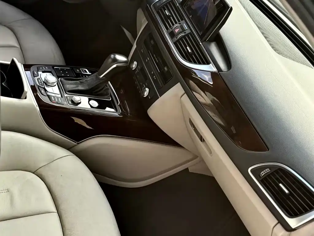 Audi A6L — миниатюра 7