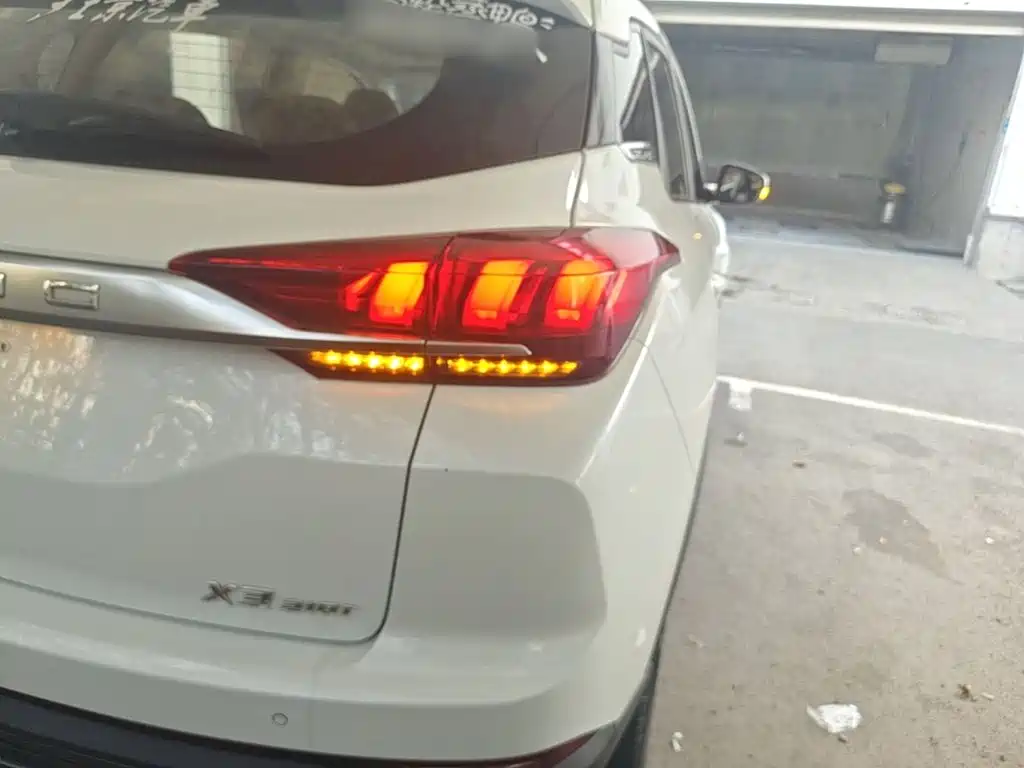 BAIC X3 — миниатюра 8