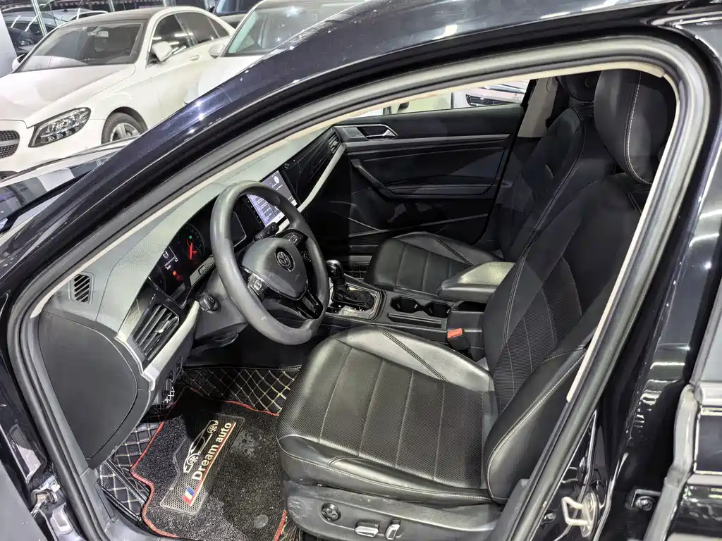 Volkswagen Lavida — миниатюра 6