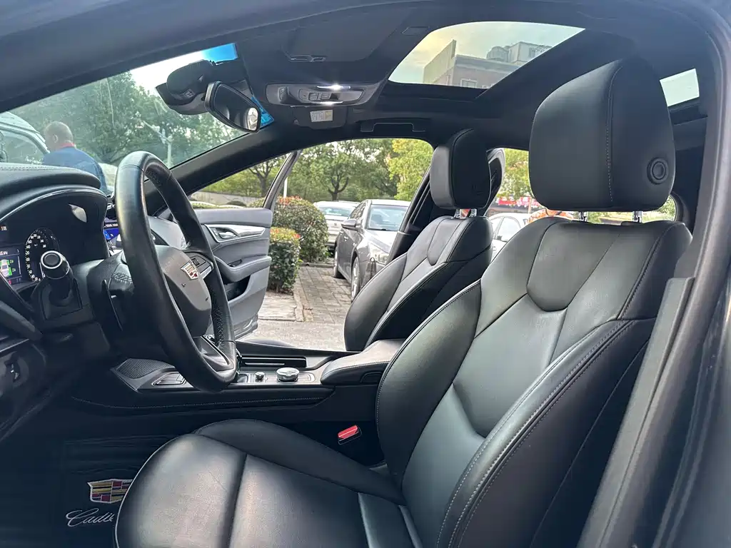 Cadillac CT5 — миниатюра 7