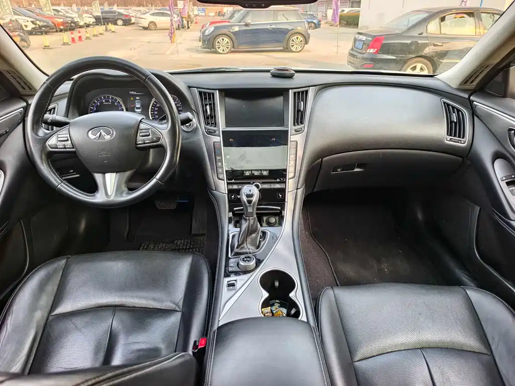 INFINITI Q50