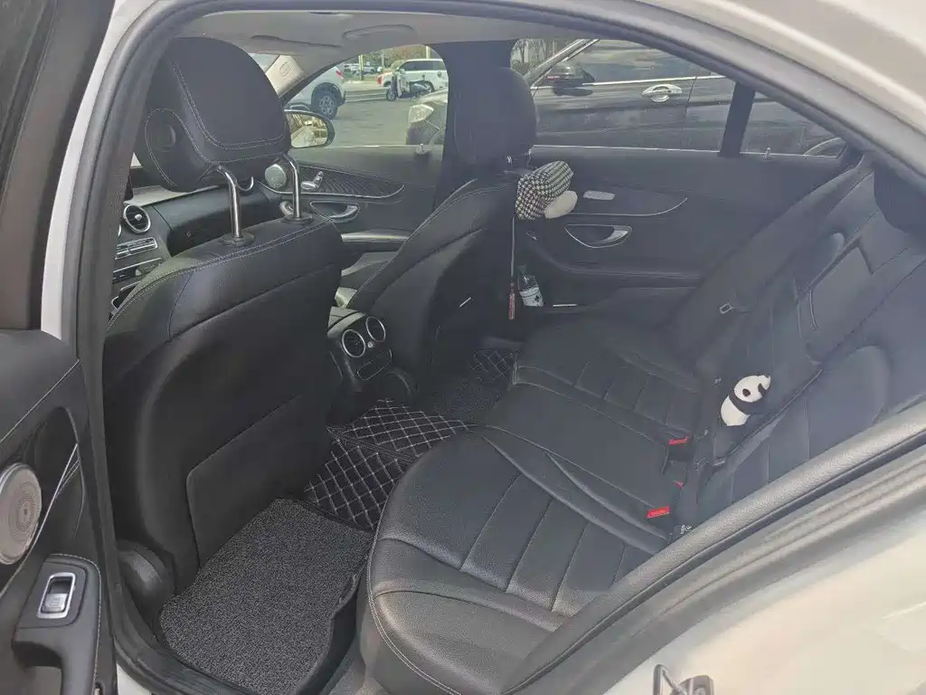 Mercedes-Benz C-Class — миниатюра 4