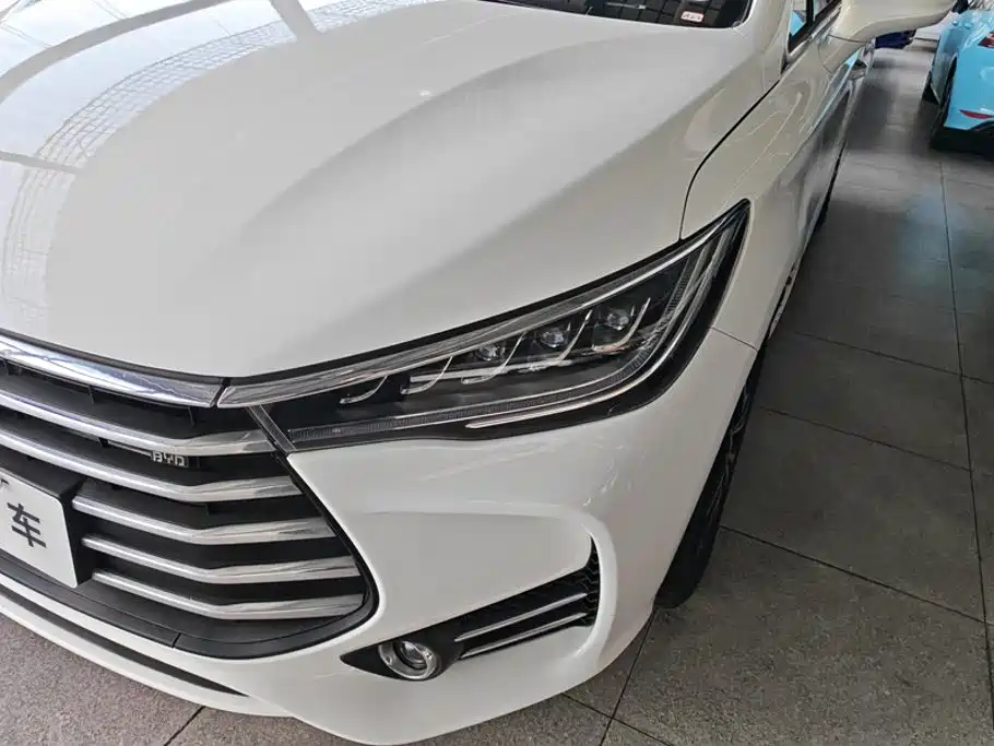 BYD MAX — миниатюра 5