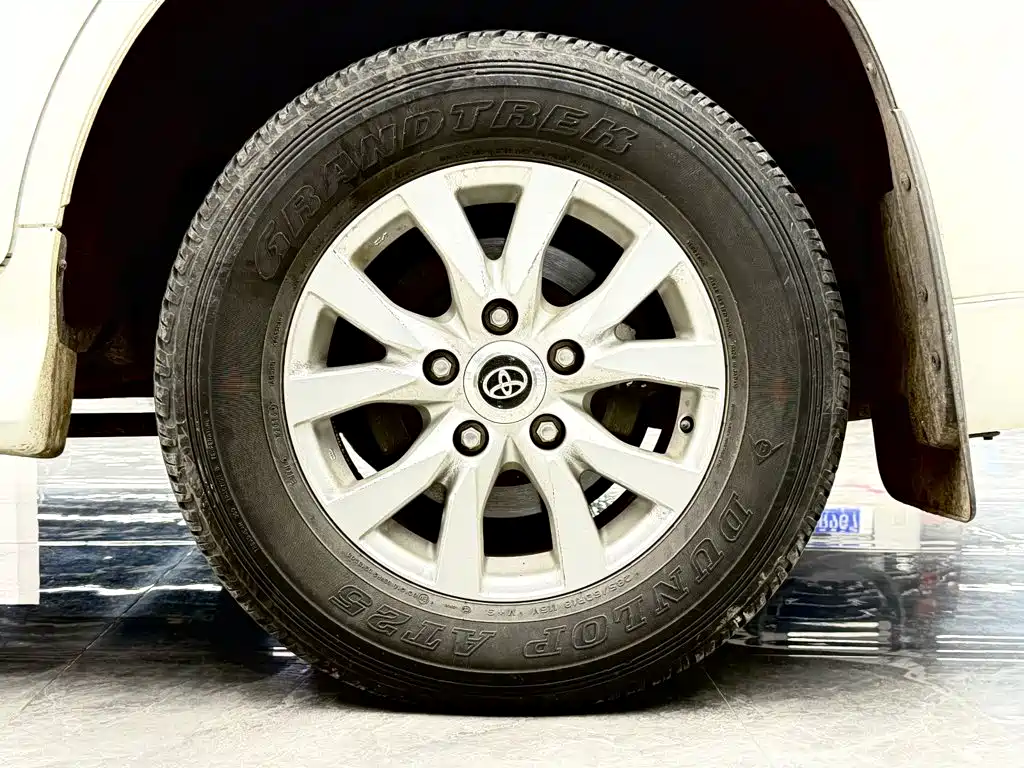Toyota Land Cruiser — миниатюра 5