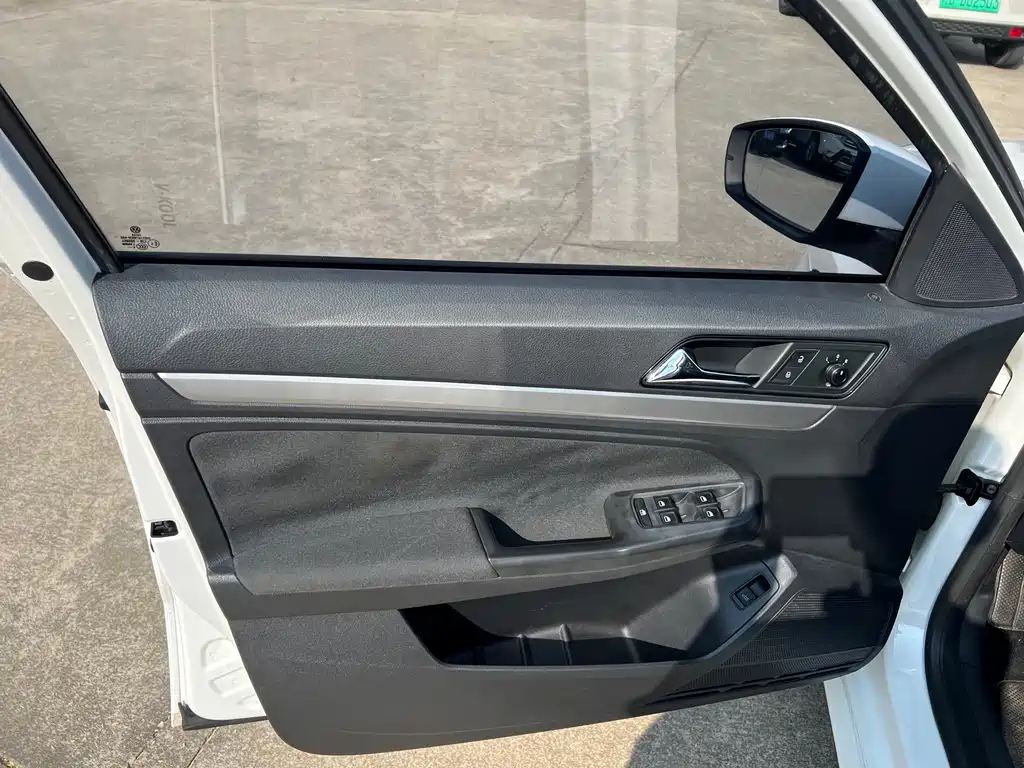Volkswagen Lavida — миниатюра 11
