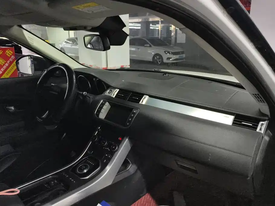 Land Rover Evoque — миниатюра 12