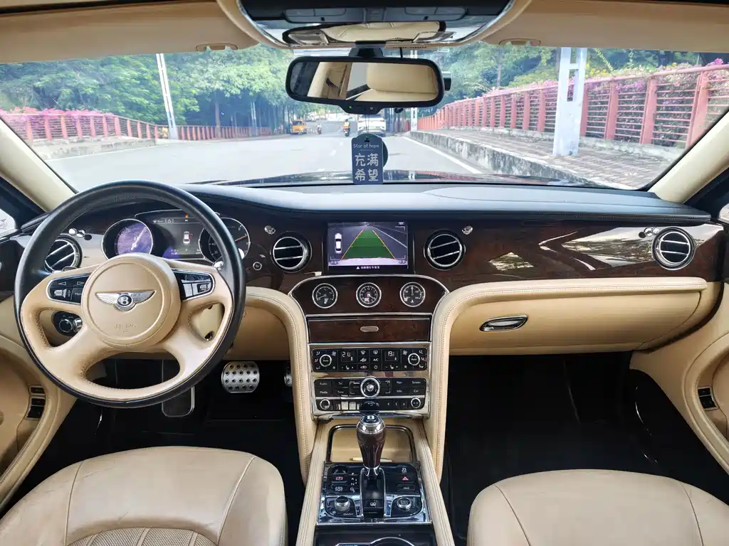 Bentley Mulsanne — миниатюра 7