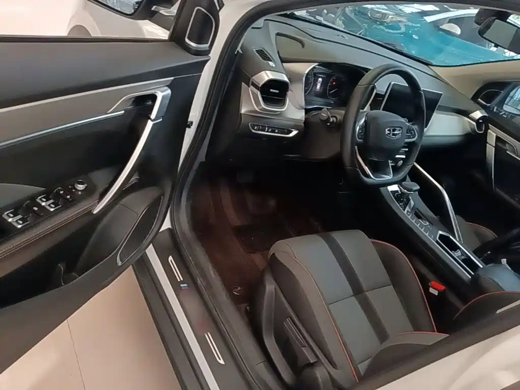 Geely Binyue — миниатюра 16