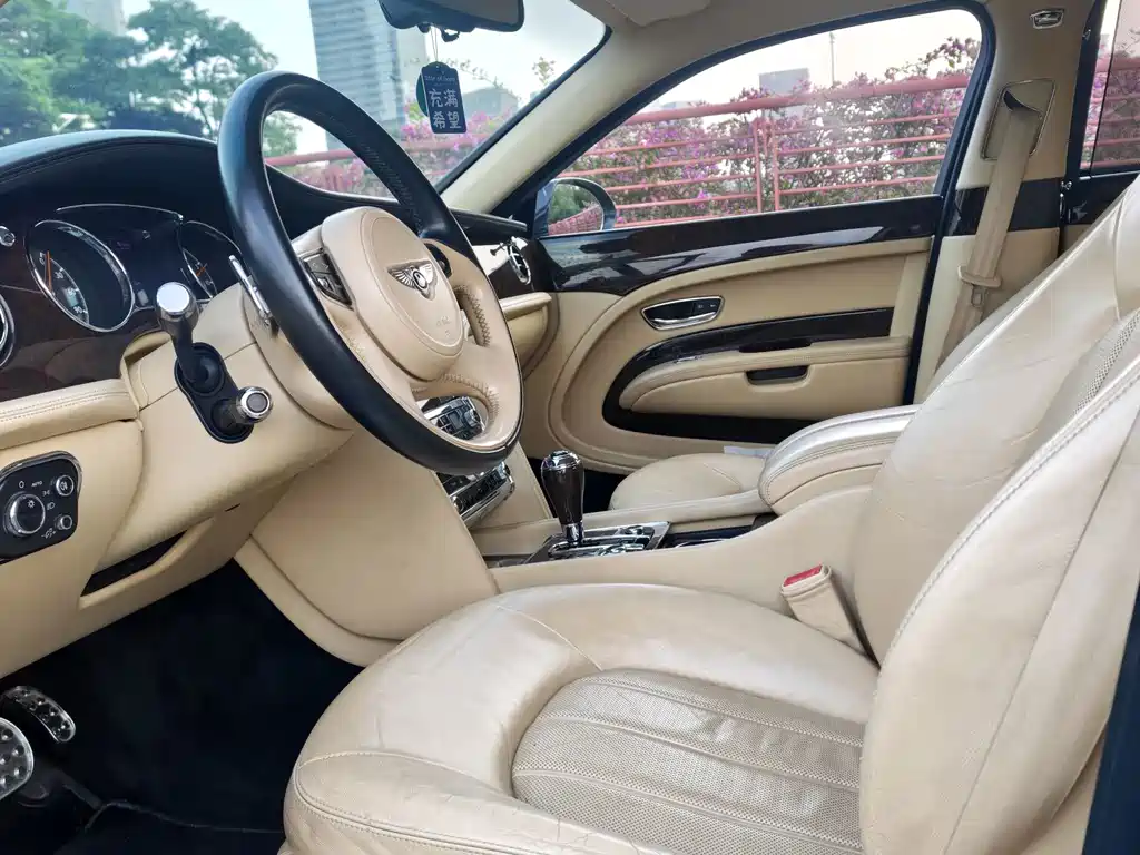Bentley Mulsanne — миниатюра 8