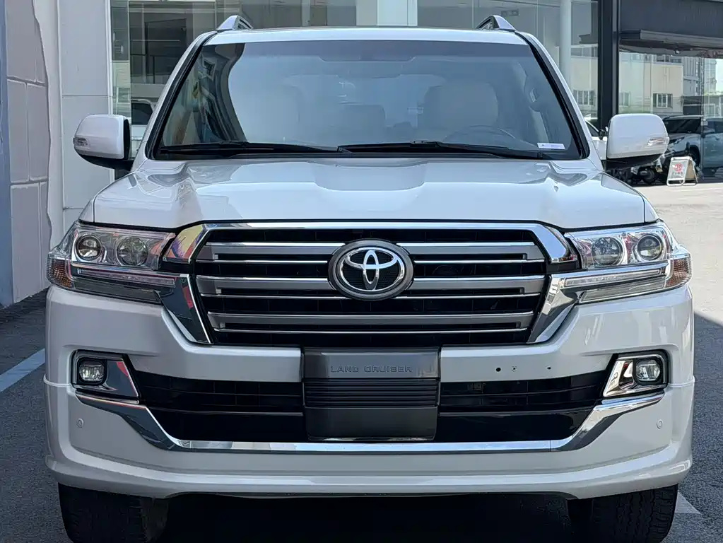 Toyota Land Cruiser 2018 4.0L GX-R
