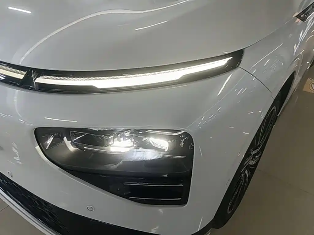 XPeng G9 — миниатюра 24