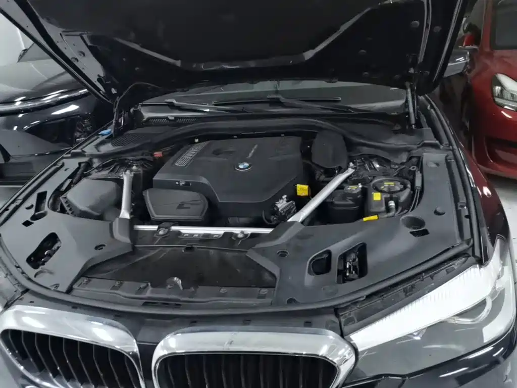 BMW 5 Series — миниатюра 20