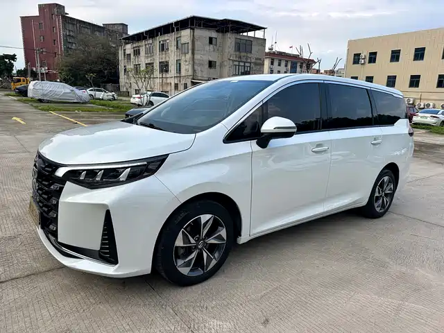 GAC Trumpchi M6