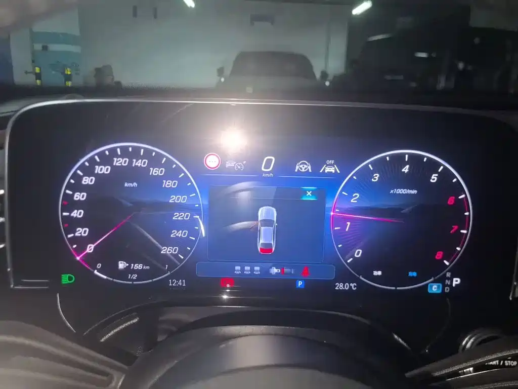 Mercedes-Benz E-Class — миниатюра 4