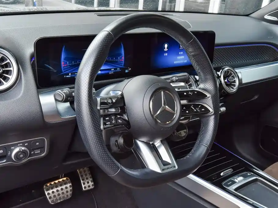 Mercedes-Benz GLB AMG — миниатюра 16