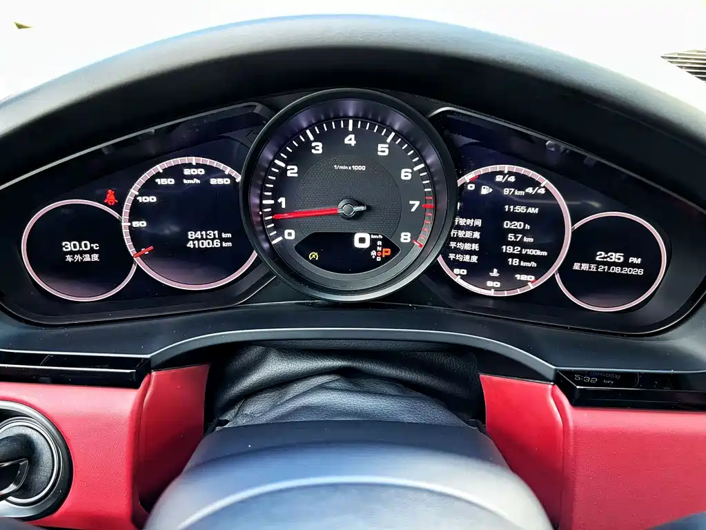 Porsche Cayenne — миниатюра 9