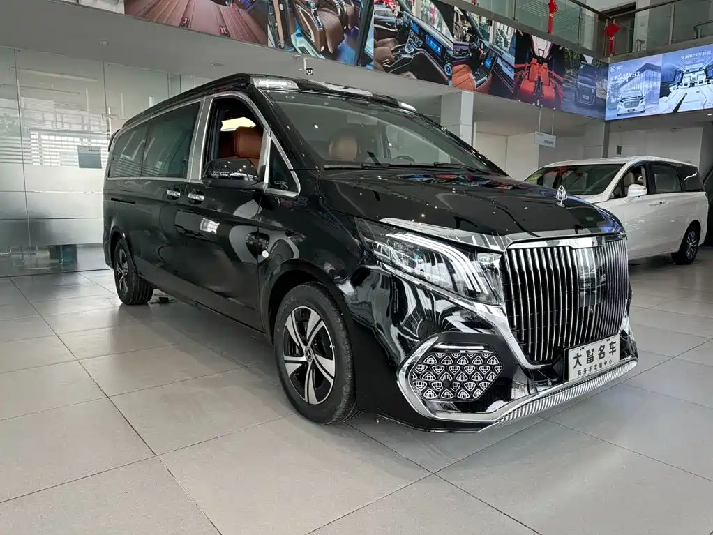 Mercedes-Benz Vito 2024 2.0T 7 мест