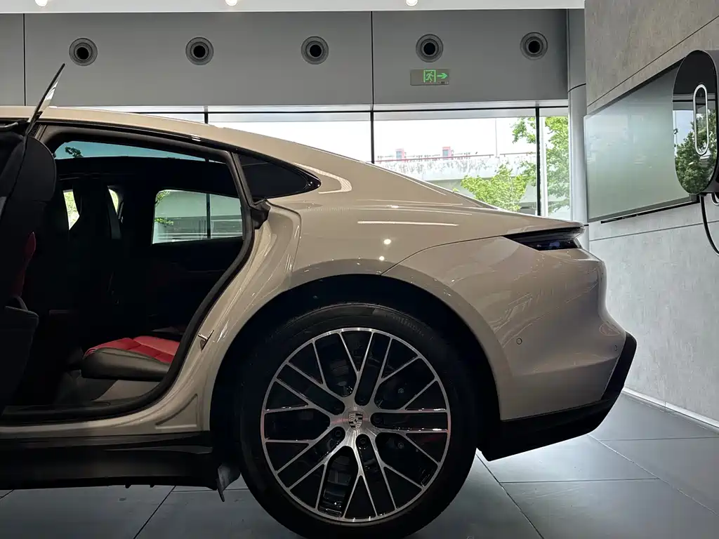Porsche Taycan 2026 Taycan 4