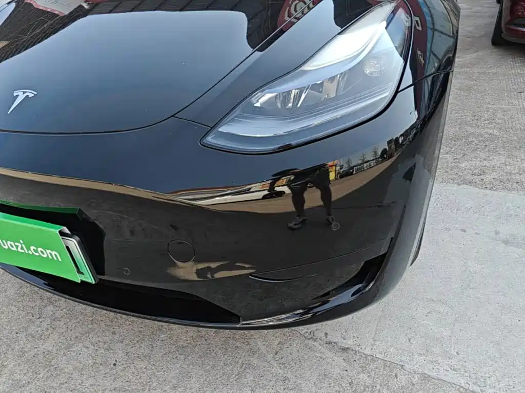 Tesla Model Y — миниатюра 24