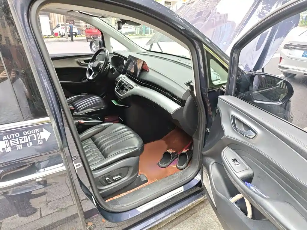 Roewe iMAX8 — миниатюра 20