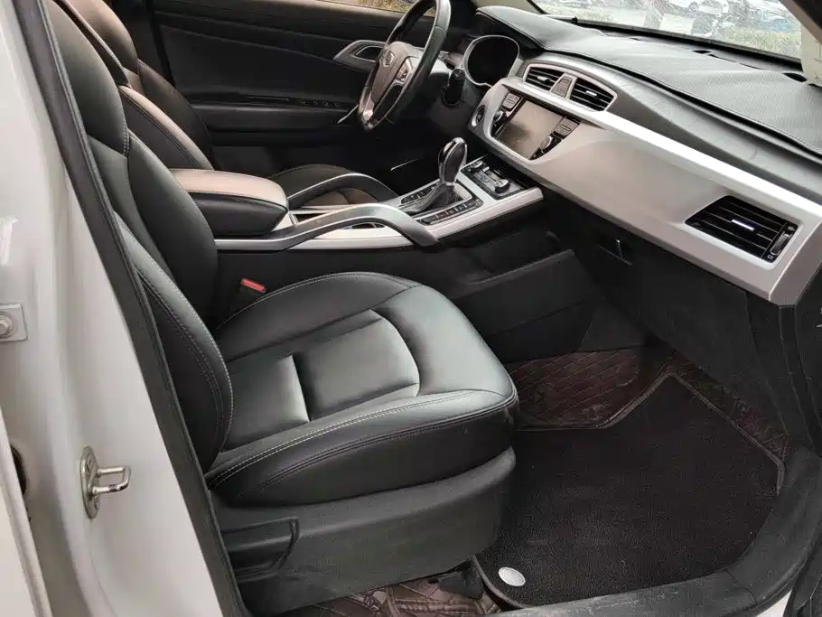 Geely Boyue — миниатюра 8