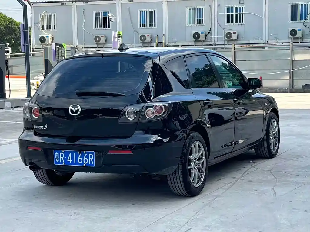 Mazda 3 (Import) — миниатюра 8
