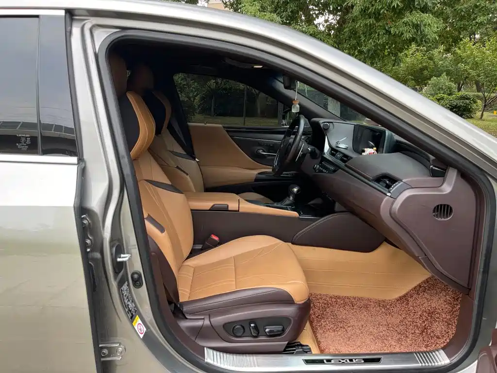 Lexus ES — миниатюра 17