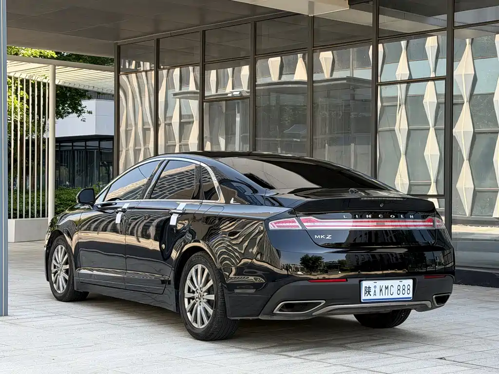 Lincoln MKZ 2019 2.0T Premium V