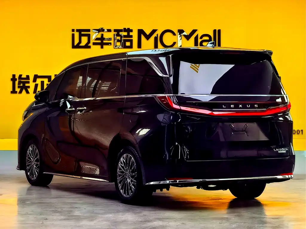 Lexus LM 2025 500h мест