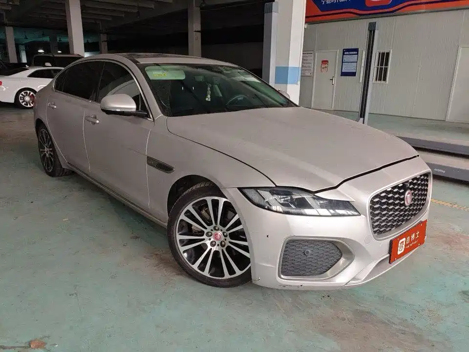 Jaguar XFL — миниатюра 2