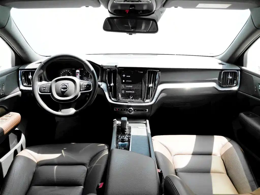 Volvo S60 2022 B4 Luxury
