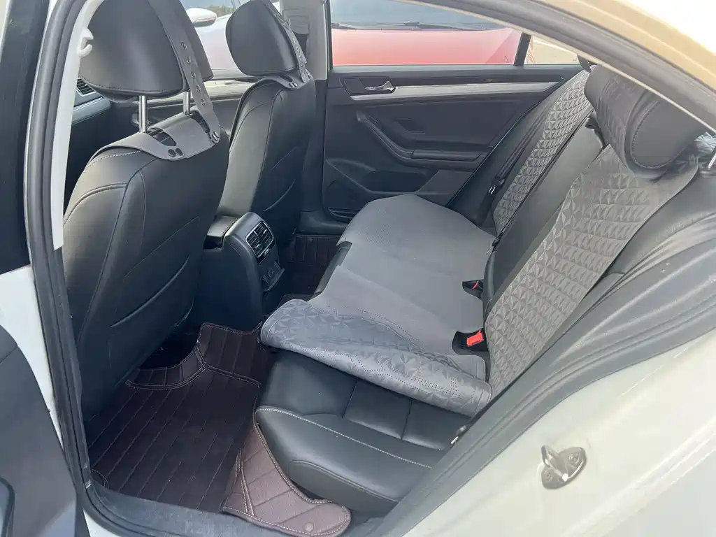 Volkswagen Sagitar — миниатюра 6