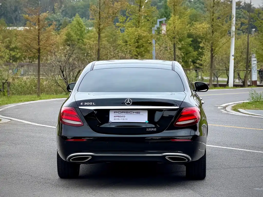 Mercedes-Benz E-Class — миниатюра 4